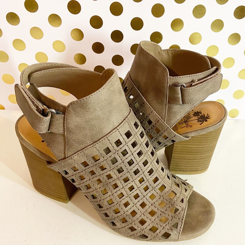 Jellypop Los Angeles Koi Taupe Laser Cut Block Heel Sandals Women’s Size 8.5 - Picture 2 of 7